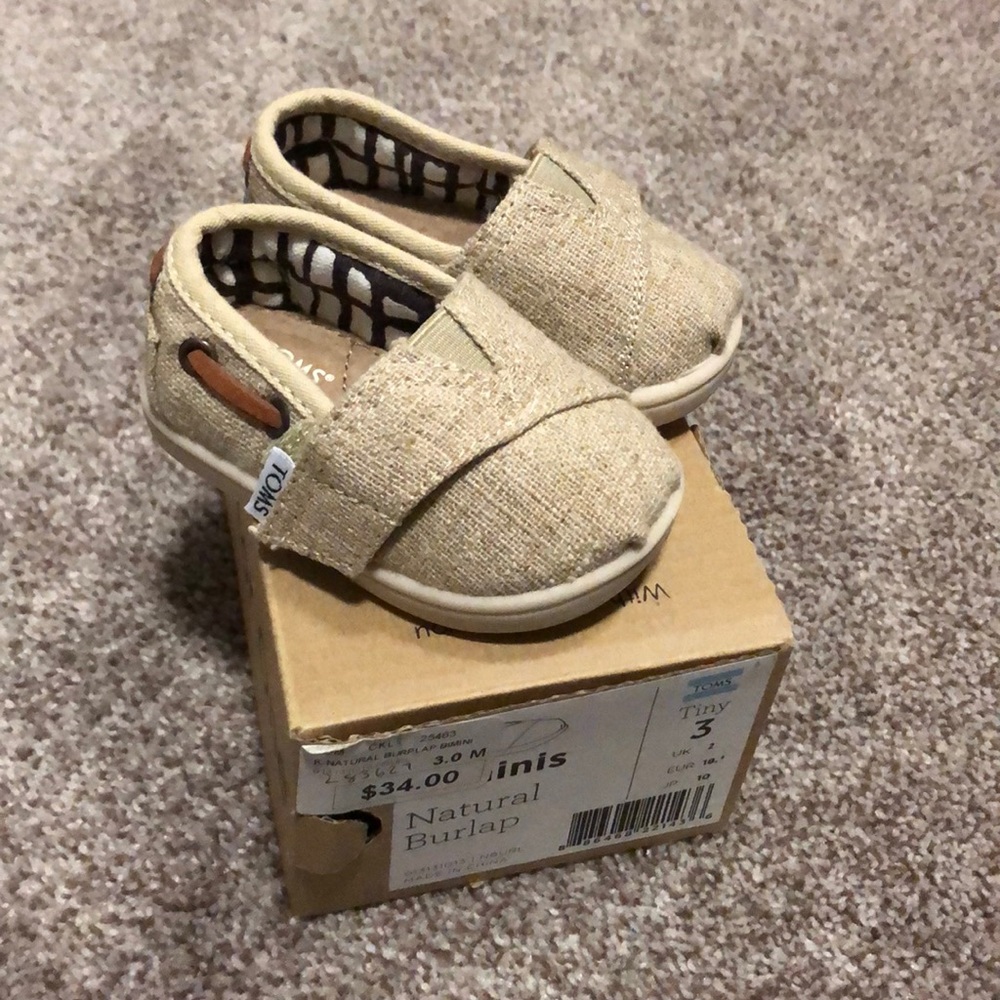 Tiny Burlap Toms